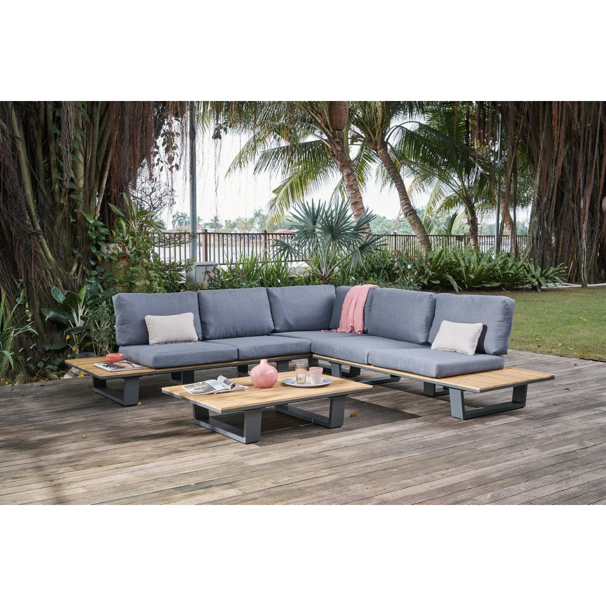 Canapé d’angle de jardin gris anthracite avec tables en bois et pieds métal