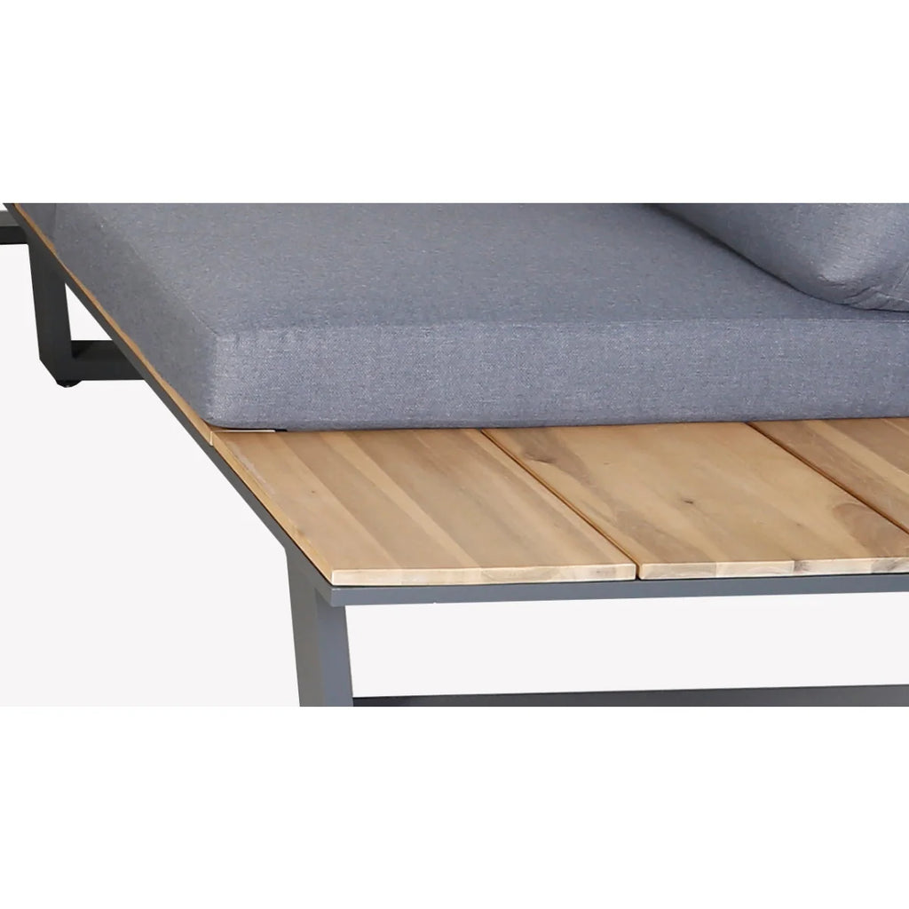 Canapé d’angle de jardin gris avec lattes bois clair et cadre métal noir
