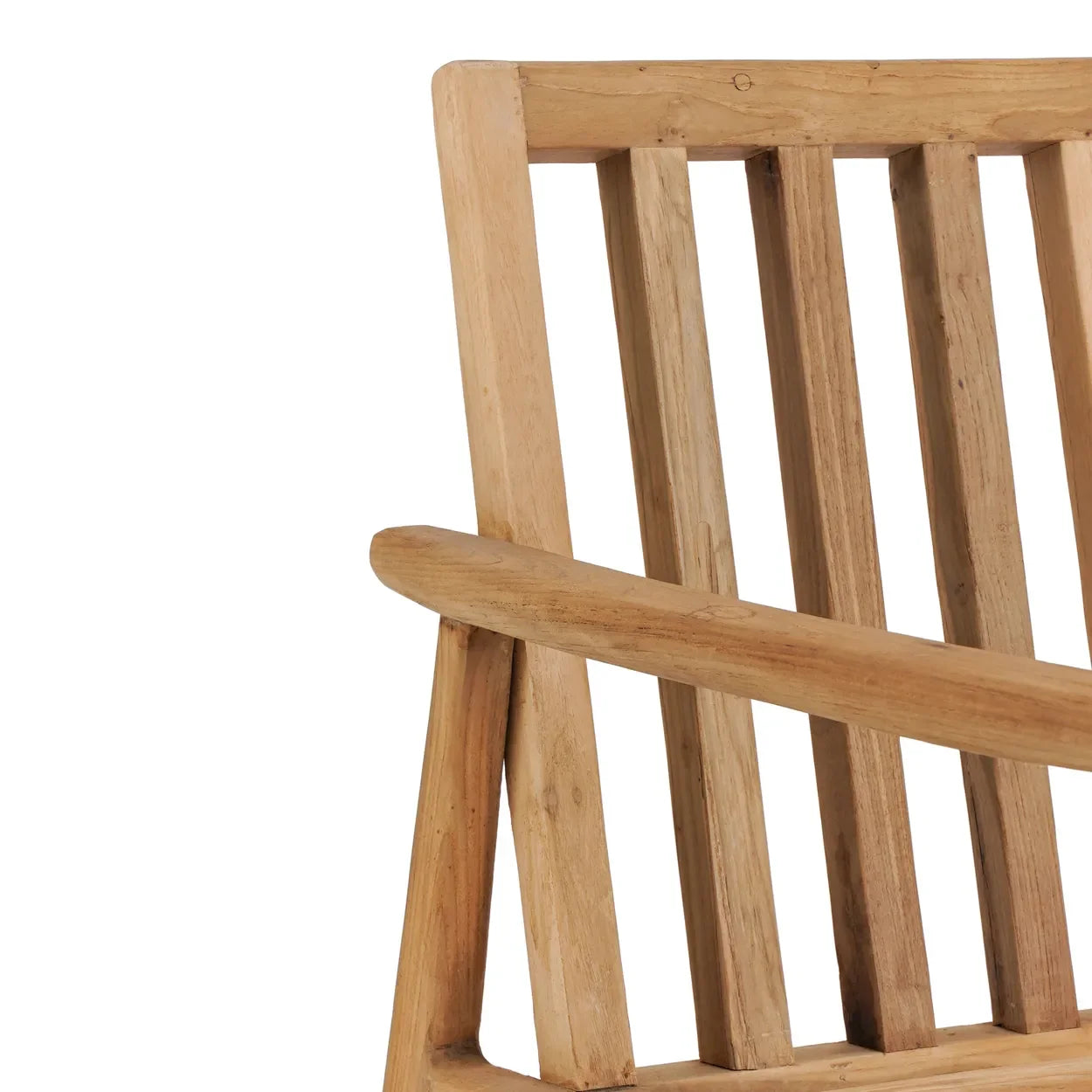 Détail d’une chaise en bois recyclé pour canapé une place extérieur en teck