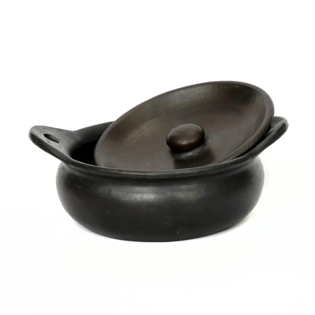 Cocotte en céramique noire, ronde, avec couvercle, La casserole brûlée - Noire