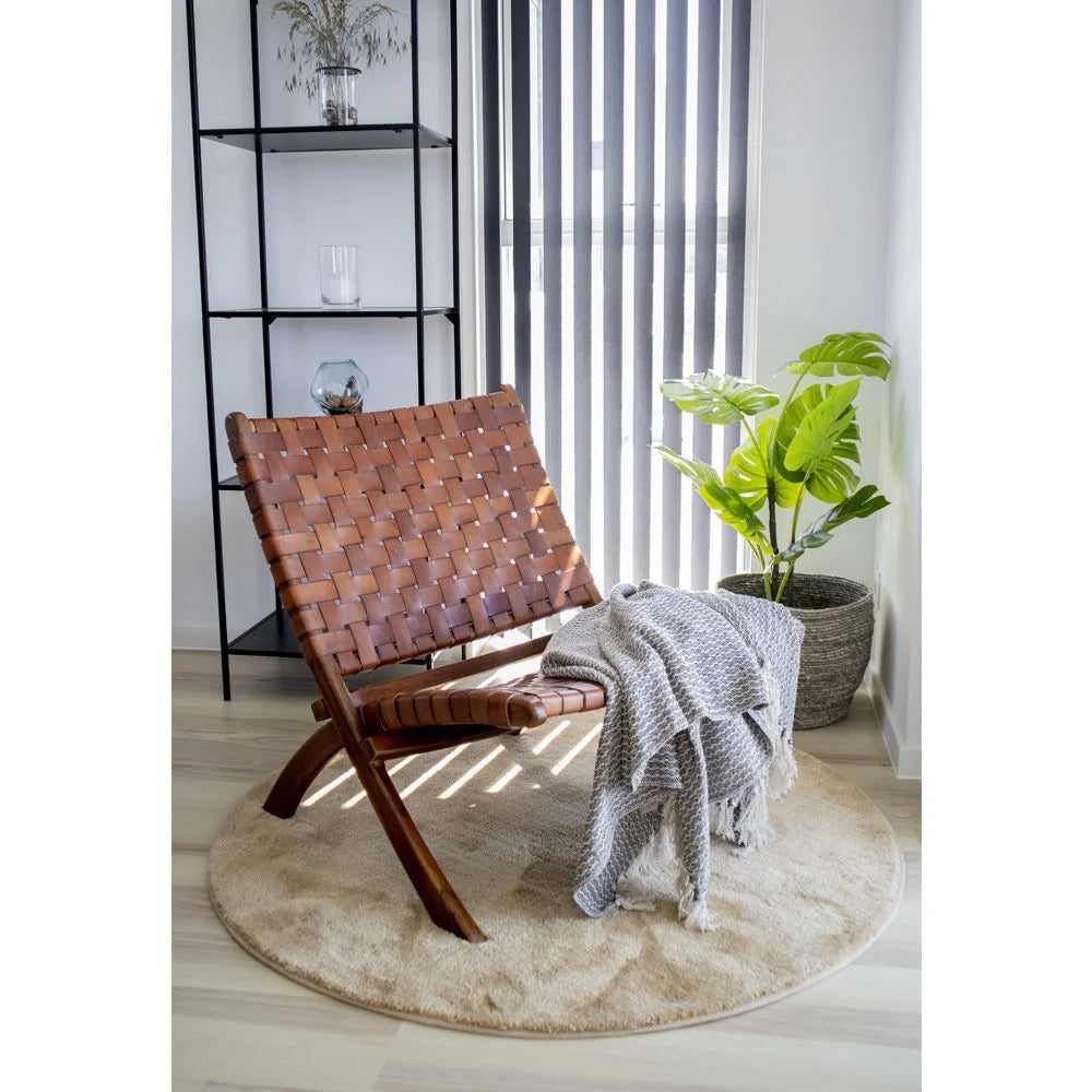 Chaise longue en cuir tressé marron avec structure en bois de teck