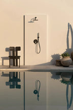 Dispositif de douche extérieur sur meuble La chaise de salle à manger Sama Sama Noir