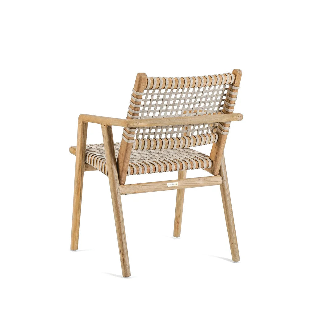 Chaise de salle à manger Trikeri avec cadre en bois et assise tissée élégante