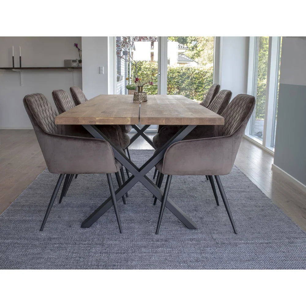 Chaise de salle à manger en velours taupe matelassé avec pieds en métal noir