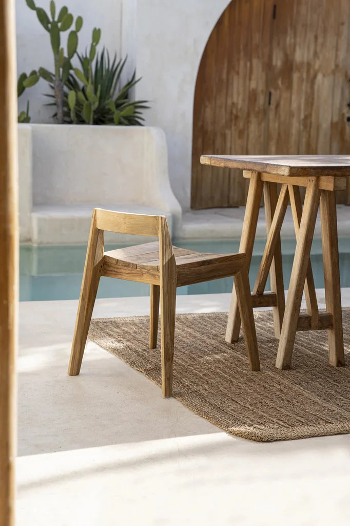Chaise et table en bois naturel pour salle à manger extérieure Ydra