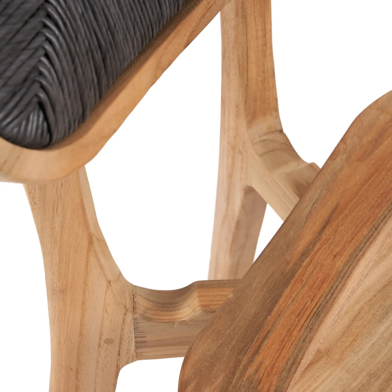 Chaise en teck recyclé avec dossier corde noire 80 cm