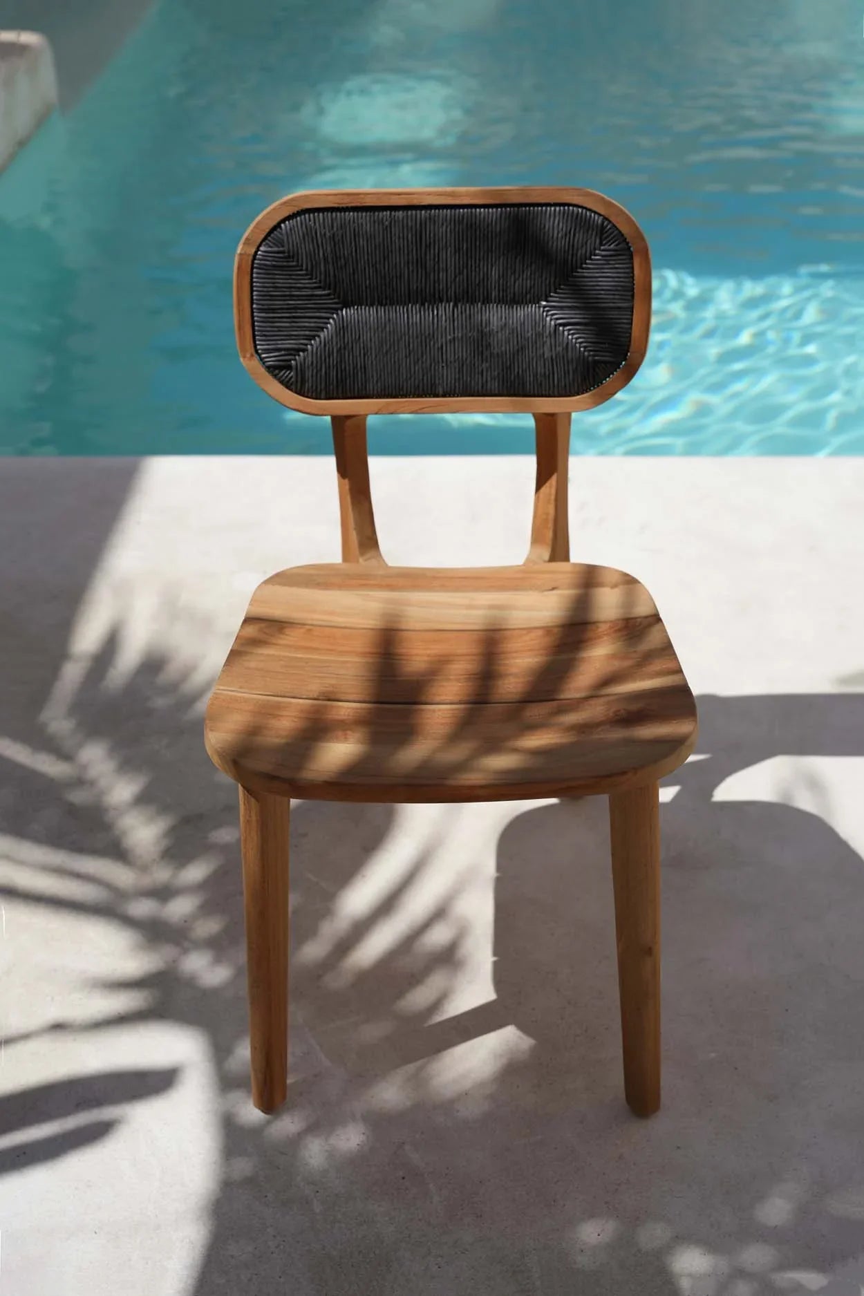 Chaise en teck recyclé avec dossier corde noire 80 cm