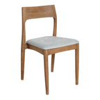 Chaise en teck clair avec siège gris tissu et dossier ouvert