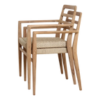 Lot de 2 chaises de jardin en teck clair avec accoudoirs et assise tressée