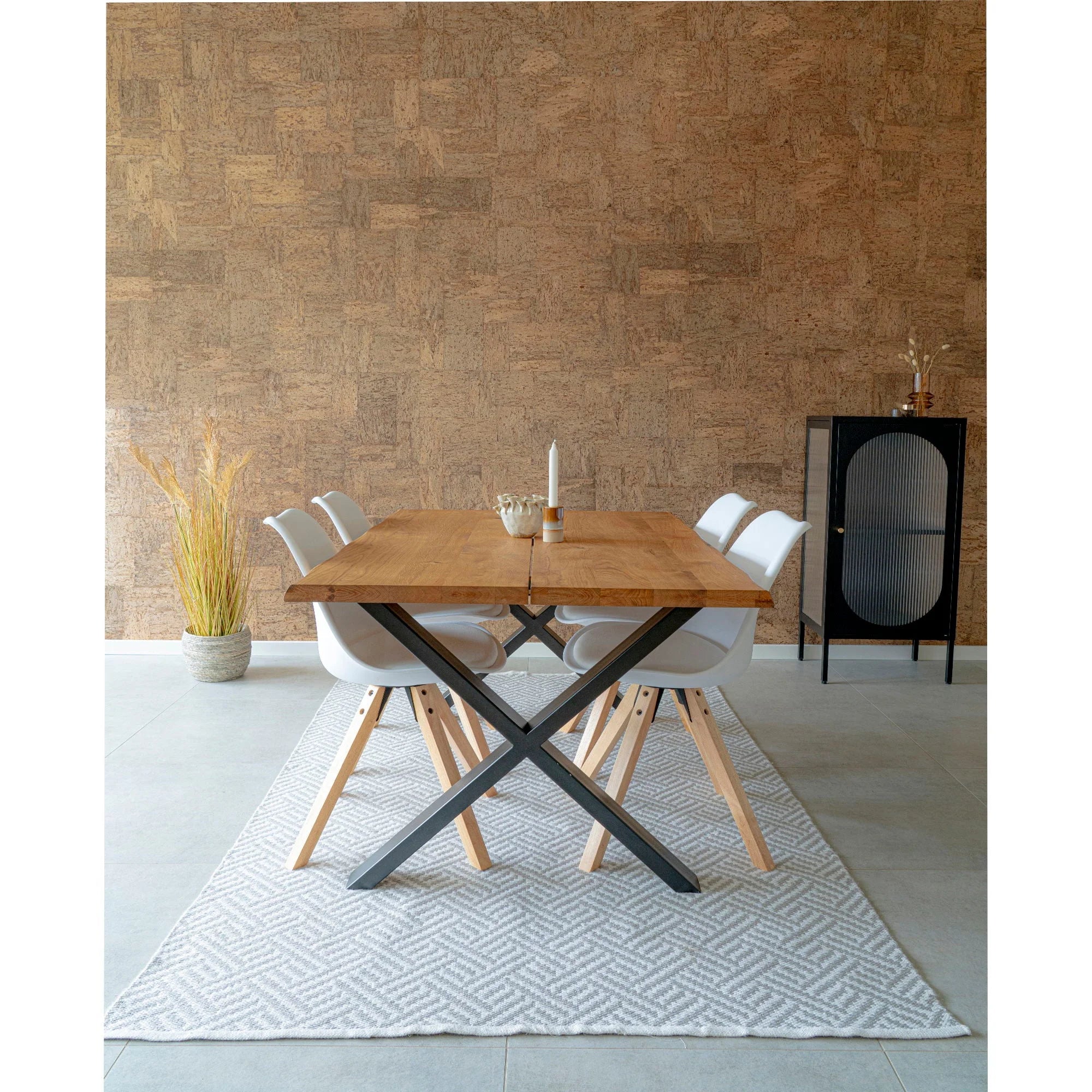 Chaise de salle à manger blanche en moulée avec pieds en bois clair, lot de 2