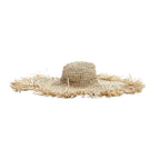 Chapeau à large bord en raphia naturel tressé frangé beige