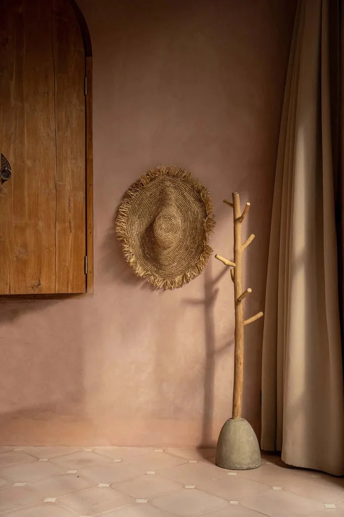 Chapeau en paille rustique pour le produit Le Cintre en Béton Naturel