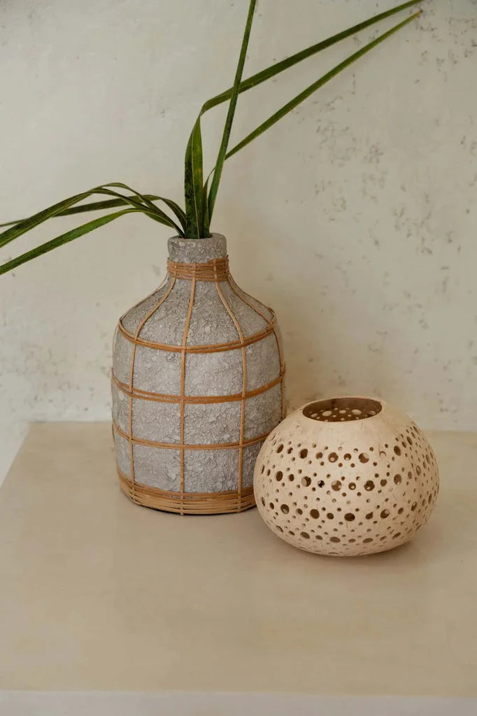 Vases décoraux dans le produit Le Coconut Spot Naturel