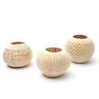 Trois vases sphériques décoratifs pour Le Coconut Spot Naturel