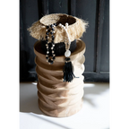 Panier bohème en paille avec glands noirs et perles blanches, brun naturel