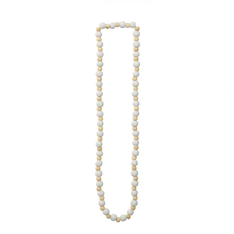 Collier décoratif en perles bois et blanc cassé