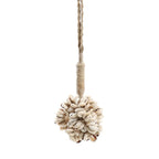 Ballade en coquillages avec pompon en cauris et corde en jute naturel