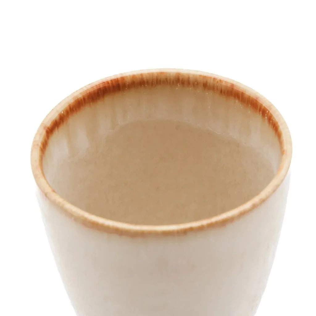 Tasse en céramique avec intérieur et rebord beige, modèle La Coupe Cascais
