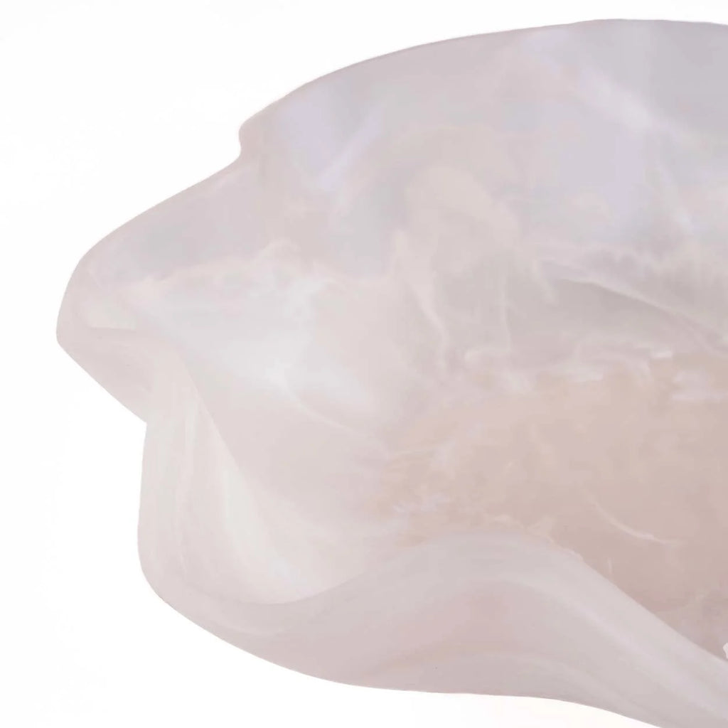 Coupe décorative en résine marbrée rose blanc, forme organique translucide veinée