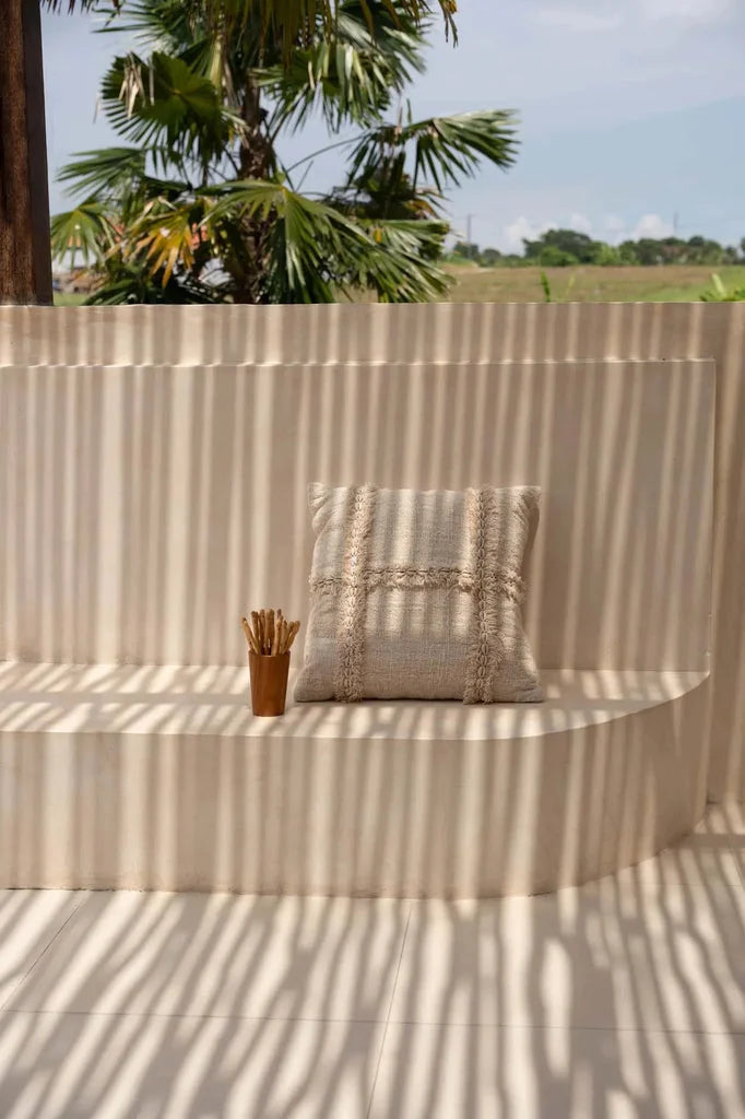 Coussin carré texturé La coupe en racine de teck - Haute pour décoration intérieure