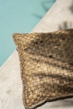 Oreiller en jacinthe tressée naturelle pour un look rustique et élégant