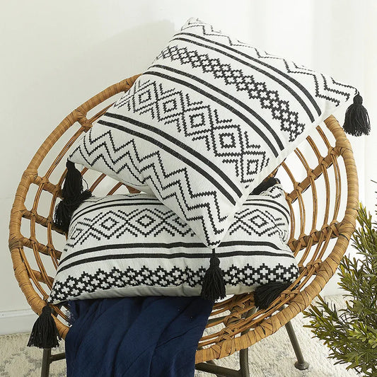Coussin ethnique noir et blanc 