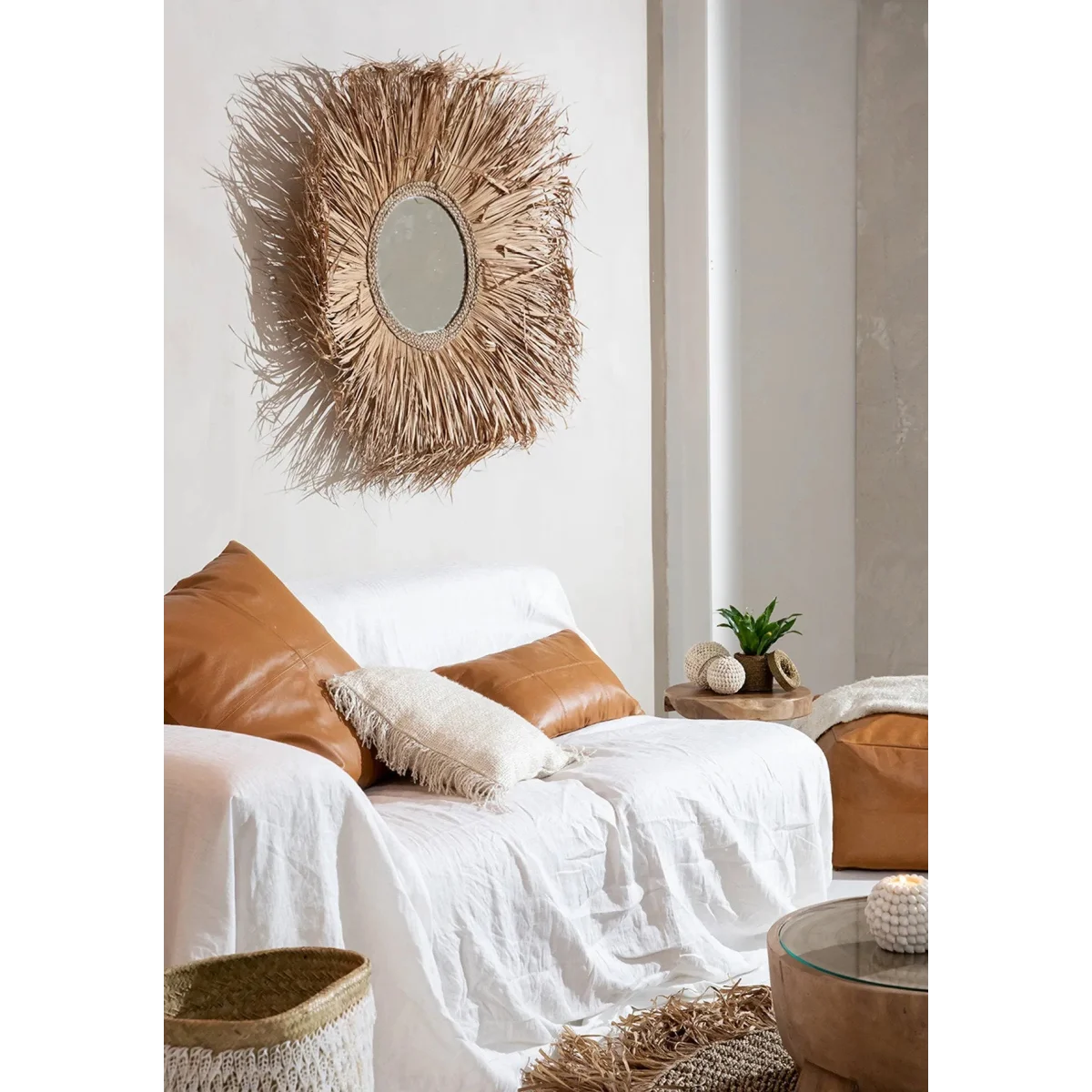 Miroir mural décoratif avec cadre en paille naturelle et frange en osier