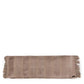 Housse de coussin rectangulaire en velours gris posée sur fond blanc taille M