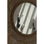 Miroir rond avec cadre en paille tissée pour décoration murale en coquillages blancs