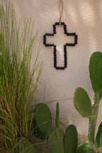 Croix murale décorative en bois noir perlé avec corde de suspension