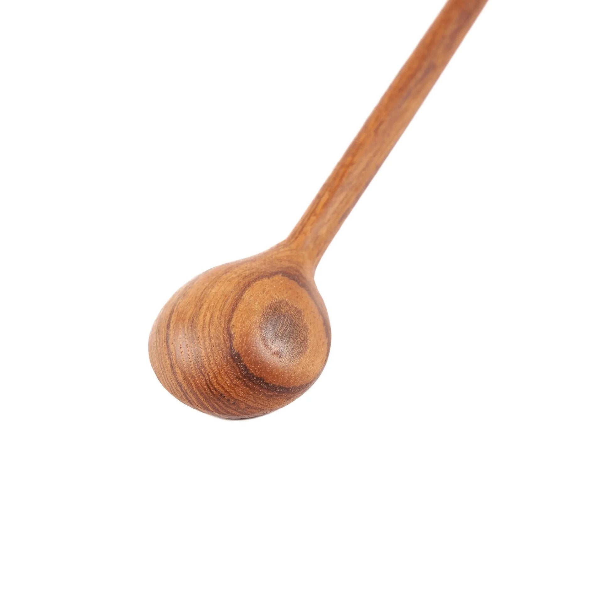 Cuillère plate en racine de teck avec finition lisse et grain de bois apparent