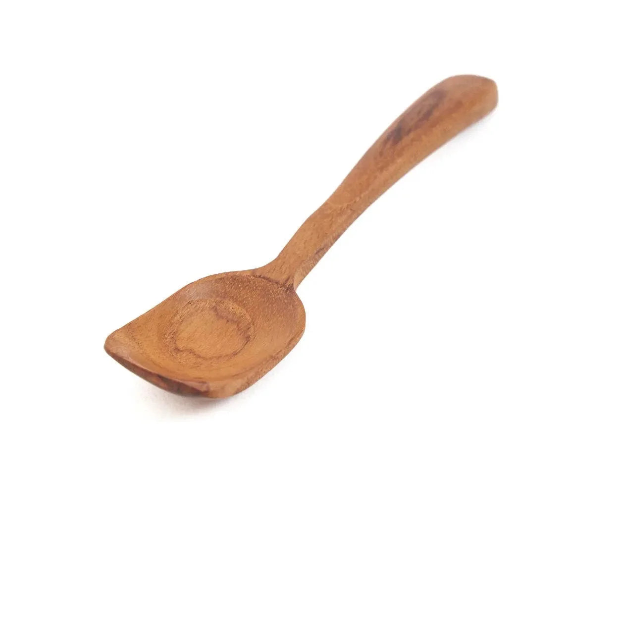 Cuillère en teck sculpté avec manche rond et bol plat, finition naturelle