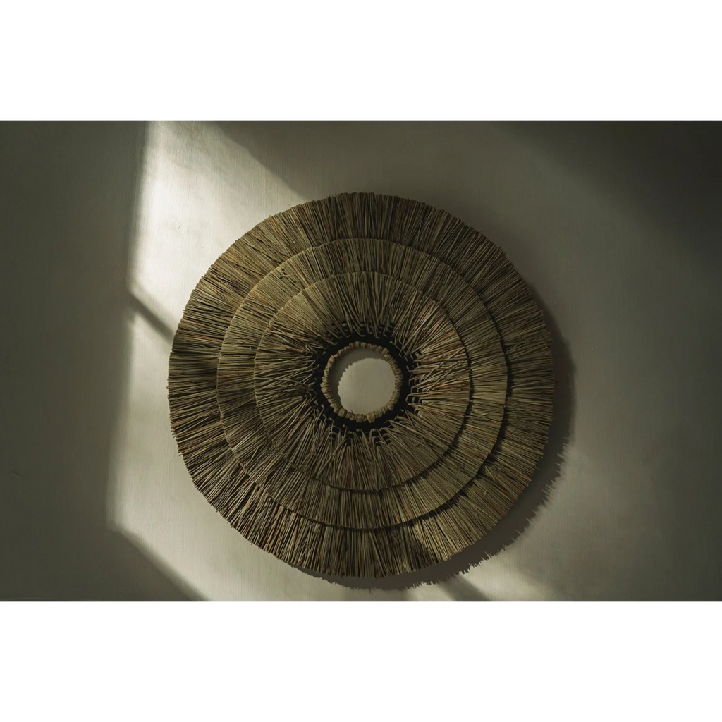 Décor mural en herbe mengdong et coton noir rond et tiers avec ouverture centrale