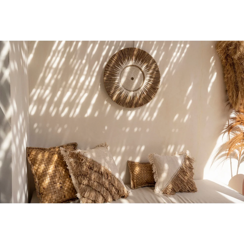 Murale ronde en raphia et macramé coton blanc, décoration naturelle et artisanale