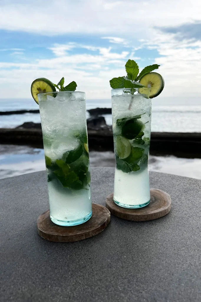 Deux cocktails mojito.