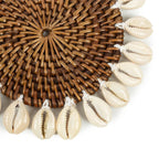 Sous-verre colonial en coquillage marron naturel avec bordure en coque de cowrie