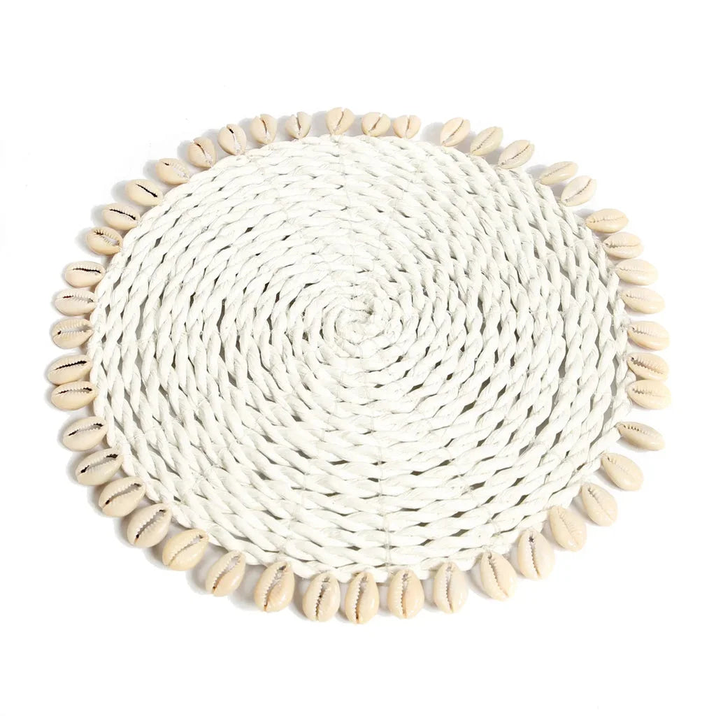 Dessous de verre en coquillage dherbe marine avec bordure de cowrie, blanc