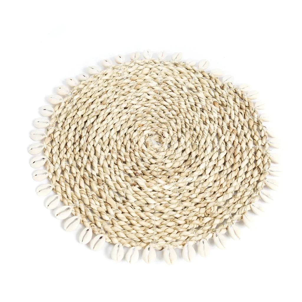 Dessous de verre rond en herbe marine avec bordure en coquillage naturel