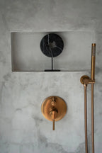 Fixture de salle de bain moderne en marbre noir sur support Le Disque en Marbre S