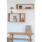 Étagère murale en bambou naturel avec étagères asymétriques et objets décoratifs