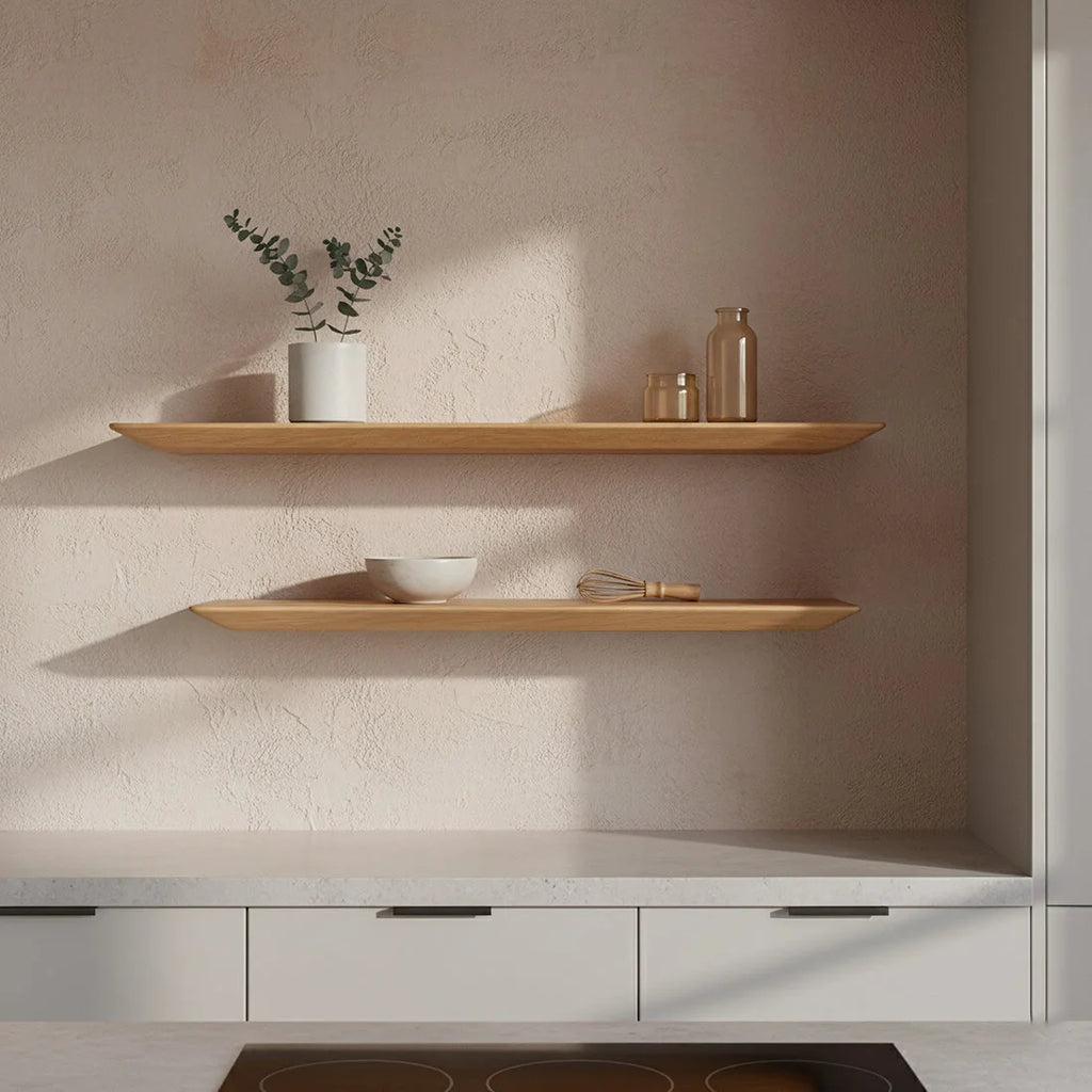 Étagère murale flottante en teck clair massif 60x16 cm avec objets déco