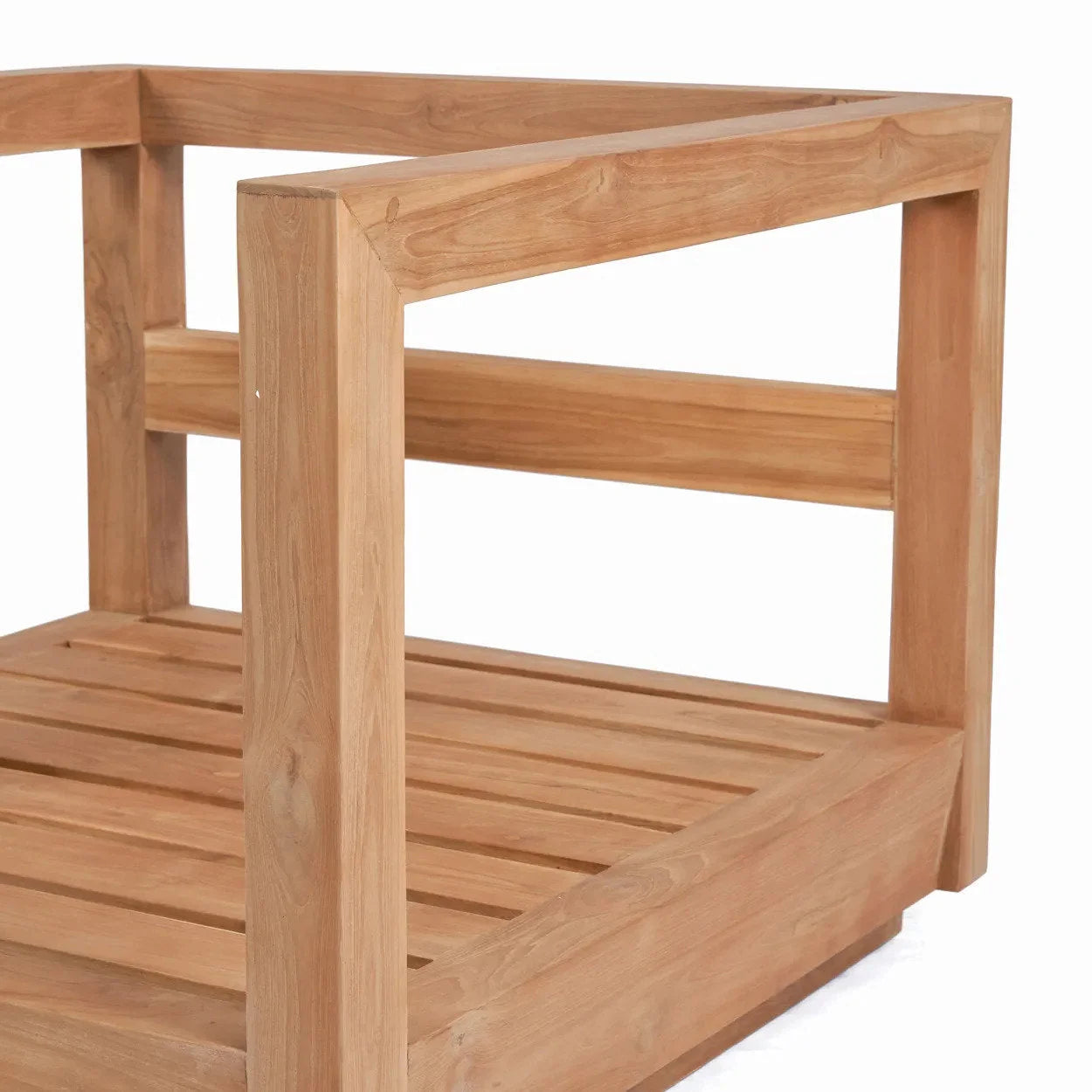Fauteuil en teck recyclé avec coussins blancs pour extérieur ou véranda – 85x77 cm