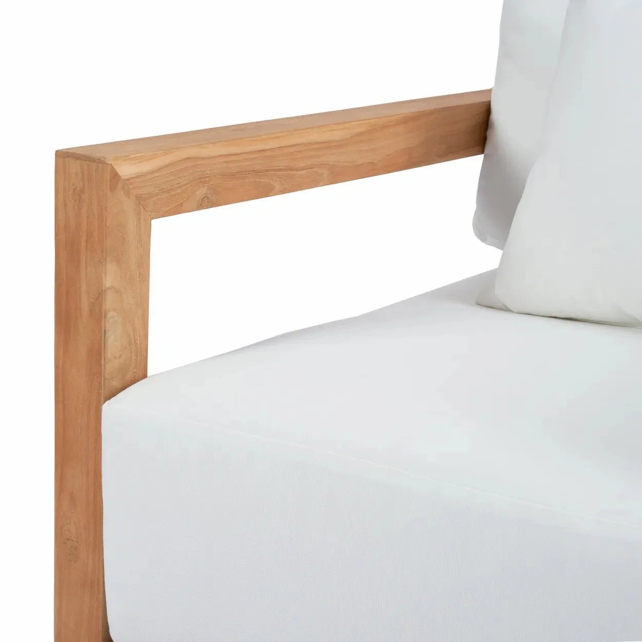 Chaise en teck recyclé avec cadre en bois et coussins blancs pour extérieur ou véranda