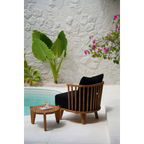 Fauteuil en teck recyclé et tissu noir avec accoudoirs à lattes