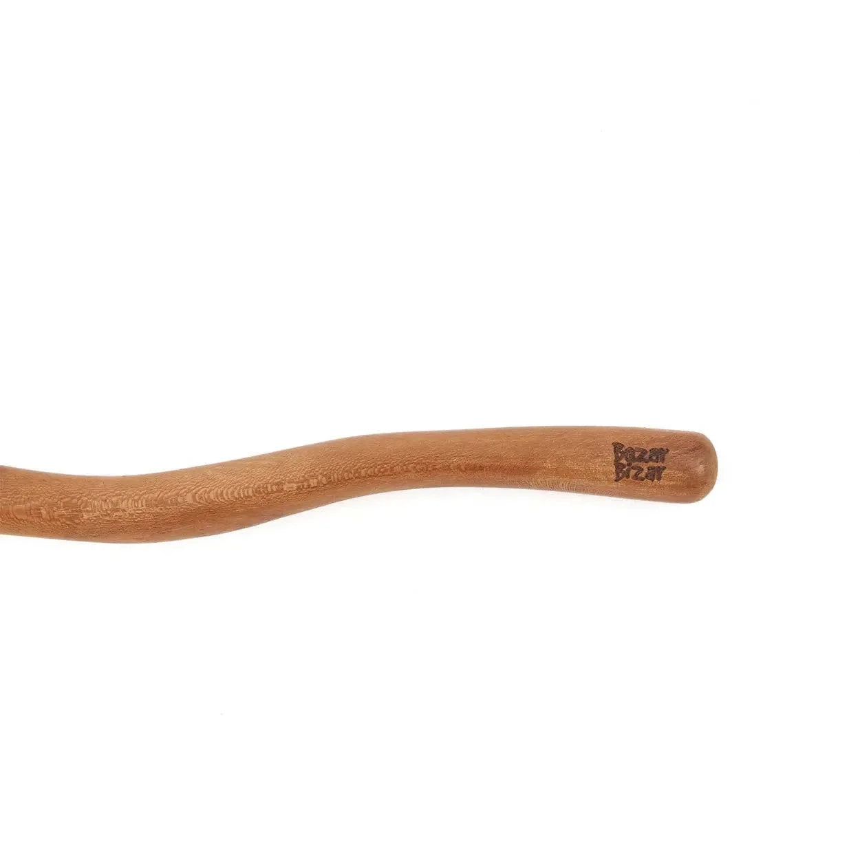 Cuillère à salade en teck sculpté avec manche ondulé naturel et bout arrondi
