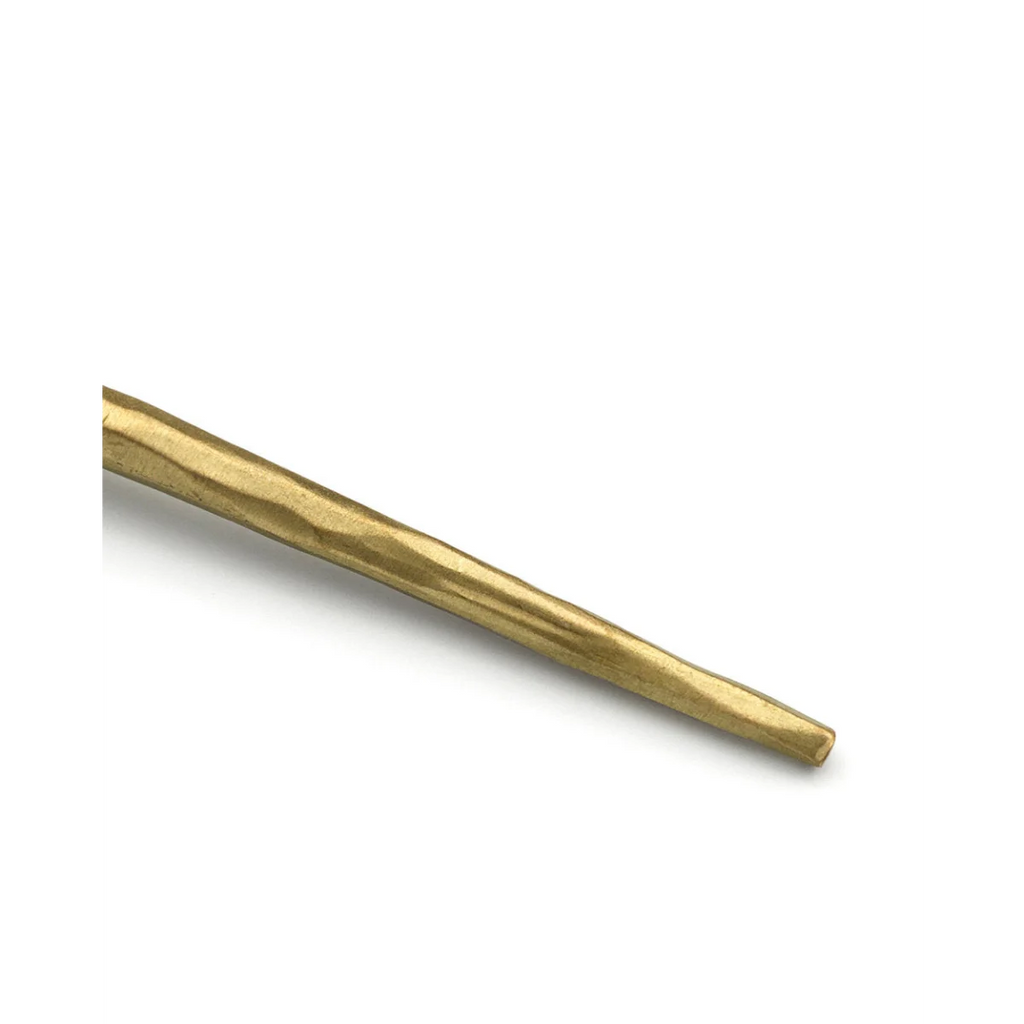 Fourchette apéritif en laiton doré martelé texturé