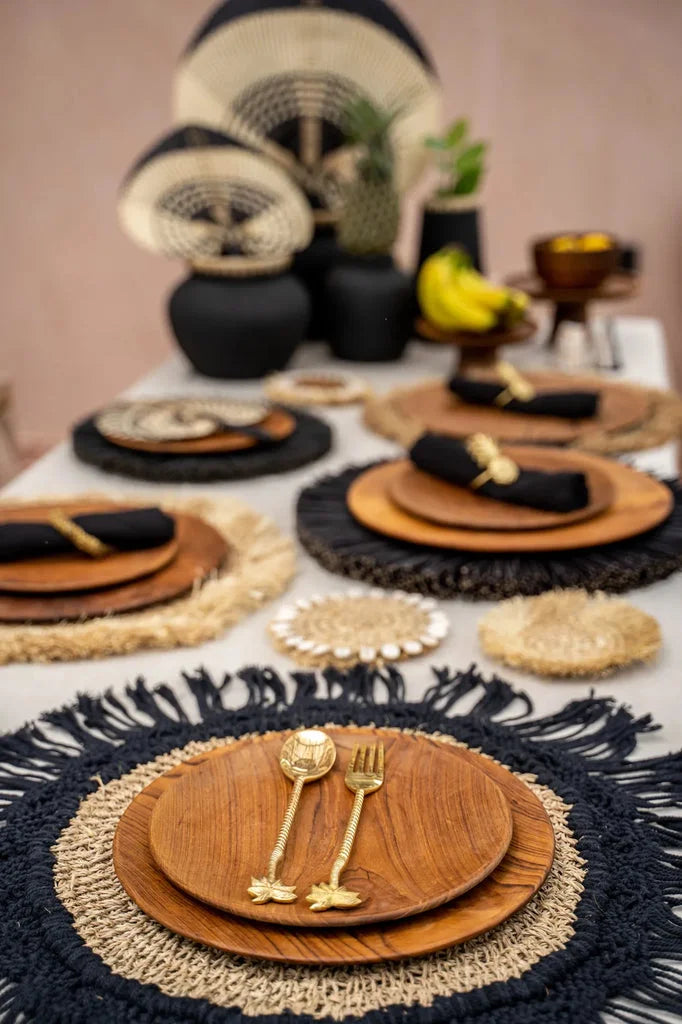 Assiette artistique avec la fourchette de Palmier en Or pour une décoration élégante