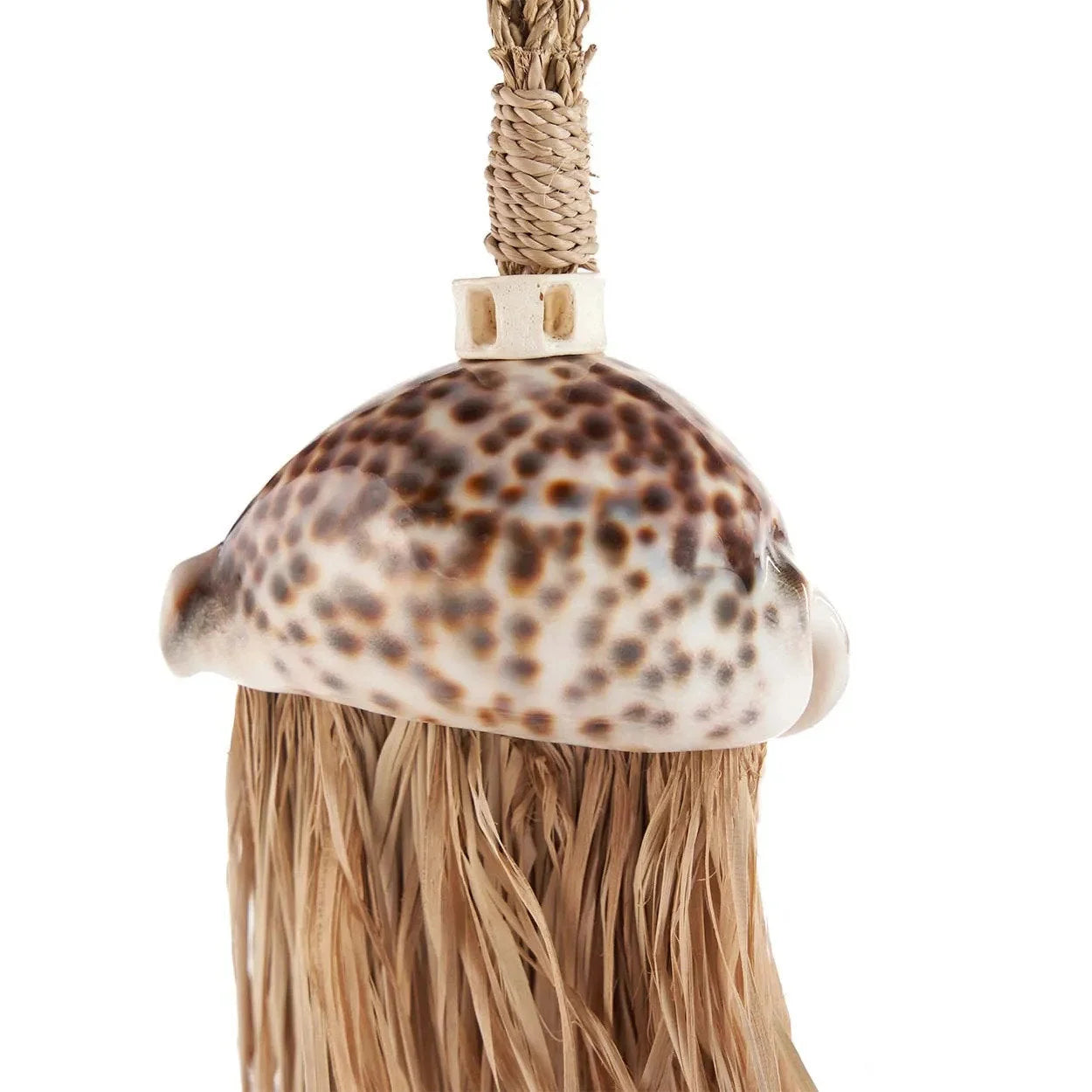 Décoratif en raphia naturel avec coquillage moucheté et frange en fibre naturelle