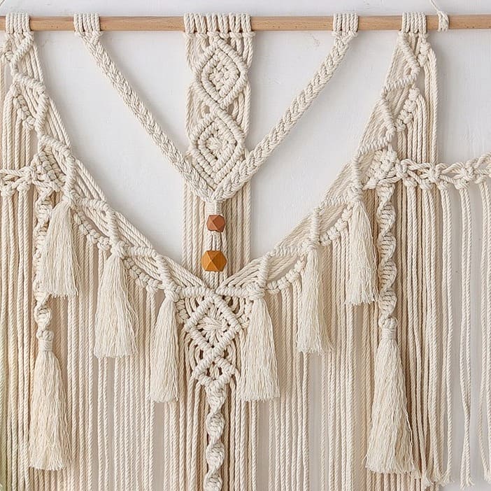 Zoom sur grand macramé mural 80x80