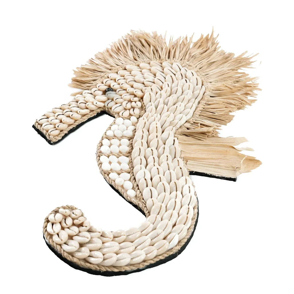 Seahorse en coquille blanche avec décoration murale en raffia pour maison élégante